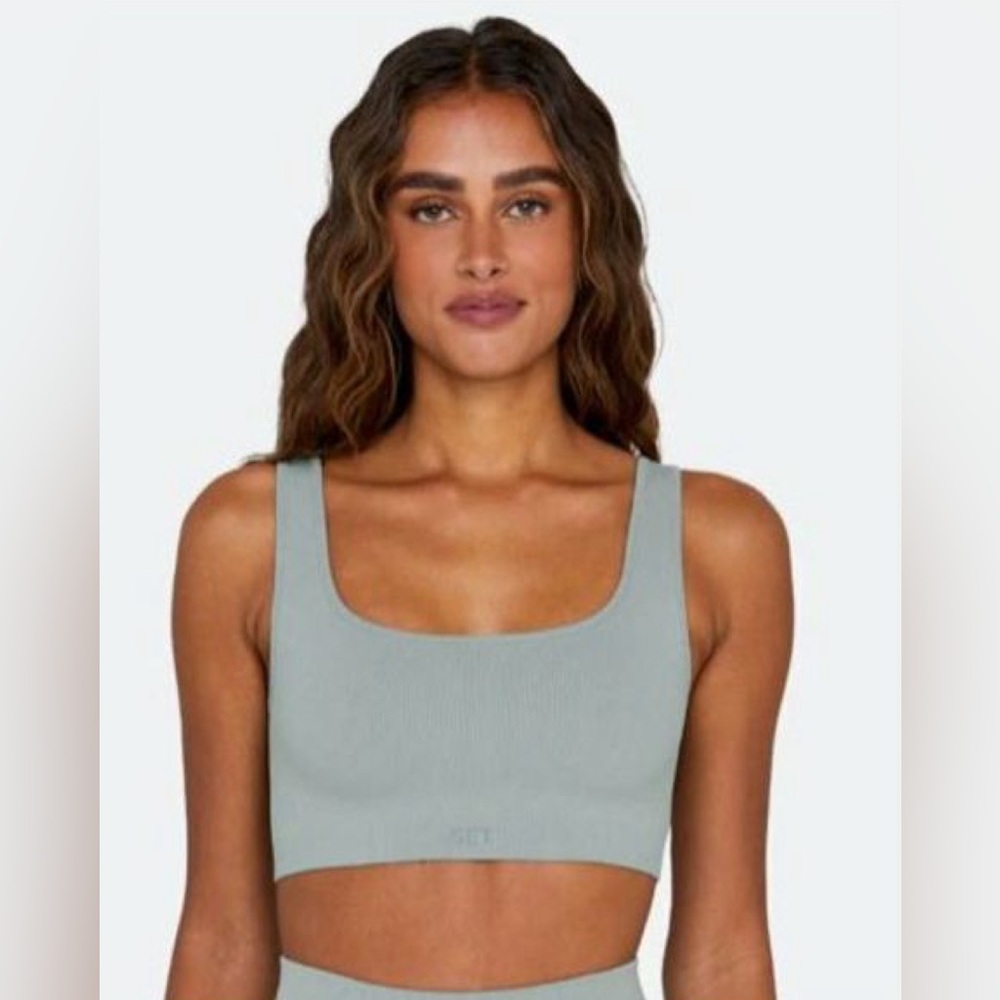 SET Active Box Cut Bra
